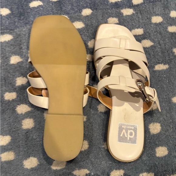 DV Dolce Vita Medina Fisherman Strappy Flat Sandals in Ivory and Gold - Picture 3 of 5